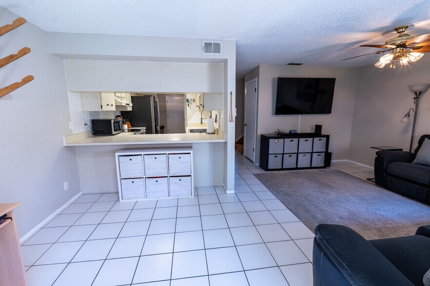 Building Photo - 8712 Bay Ct