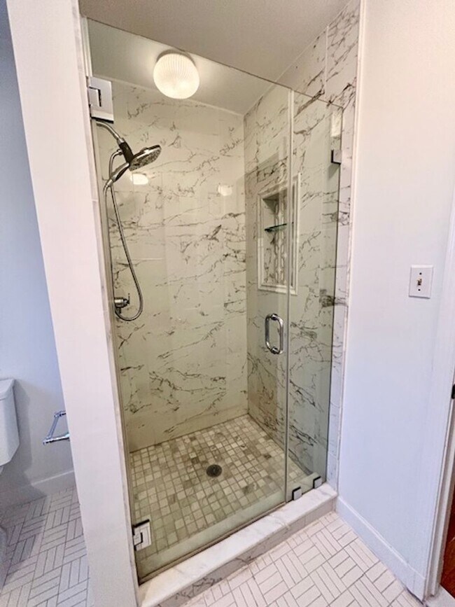 Building Photo - 10939 Wickshire Way