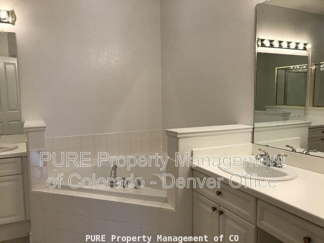 Building Photo - 9201 W Chatfield Pl