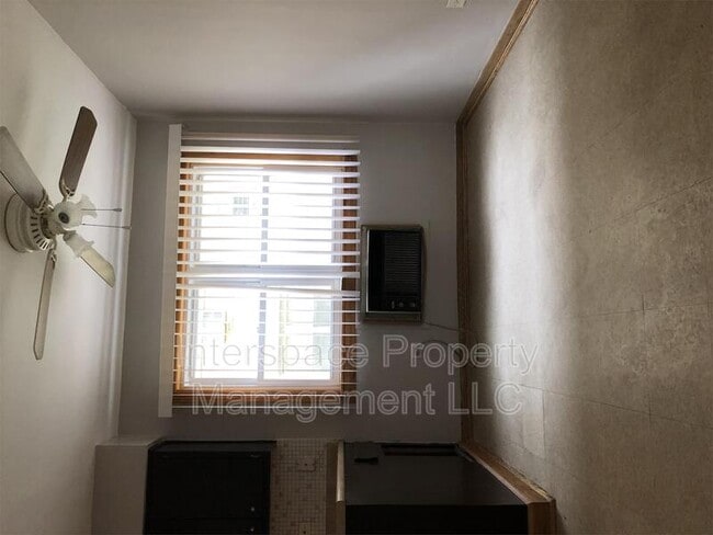 Building Photo - 10126 S Pulaski Rd