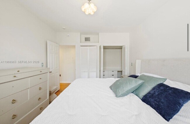 Building Photo - 605 Euclid Ave