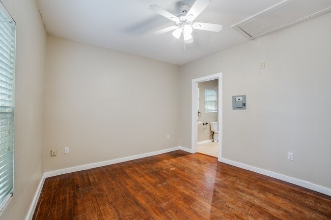 Building Photo - TOBIN HILL COTTAGE