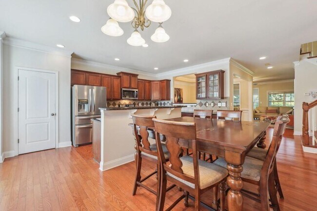 Building Photo - 3808 Fairhill Point