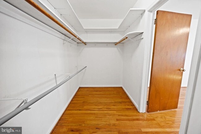 Building Photo - 24 Maple Ave