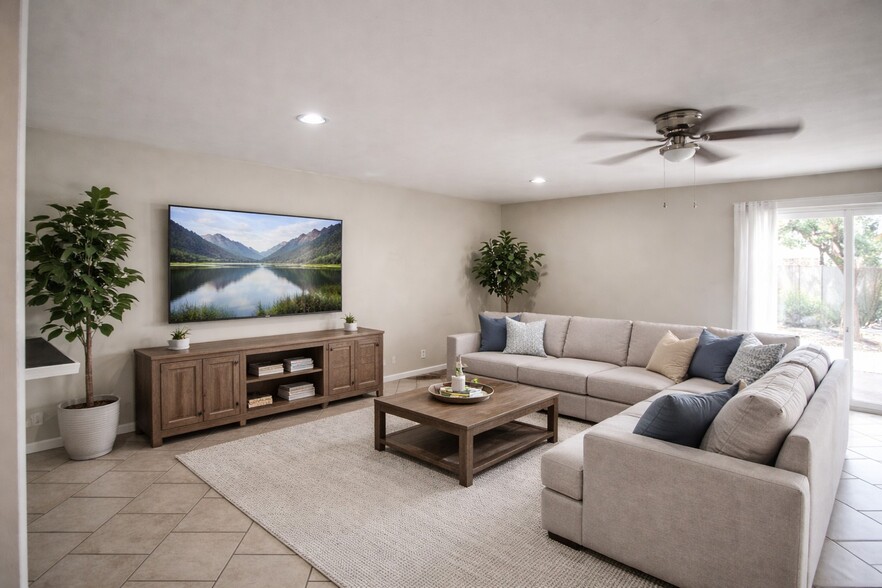 Family Room - 1130 W 9th St