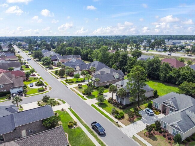 Building Photo - 9060 Abingdon Dr