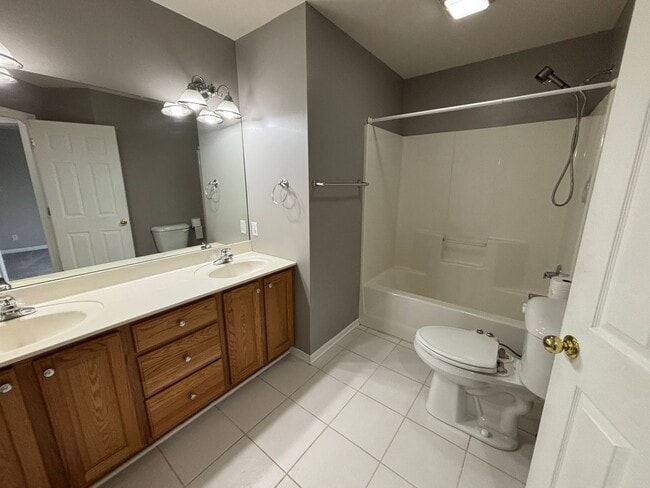 Building Photo - 4-bedroom, 2.5 bathroom unfurnished home in Saint Joseph