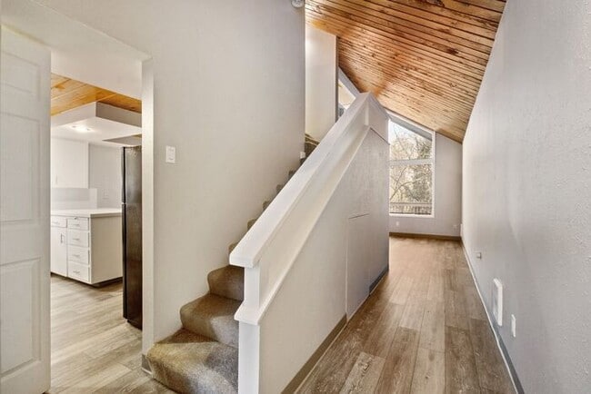 Building Photo - Beautiful 1x1 Rustic-Style Apartment