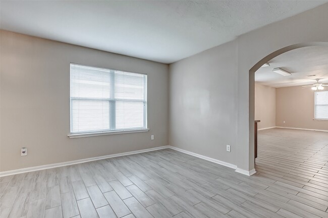 Building Photo - 10822 Cane Grove Ln