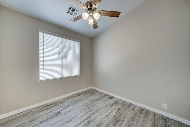 Building Photo - 3720 S Heath Way