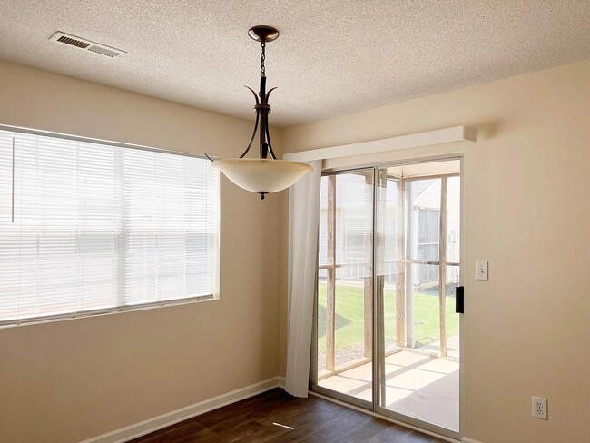 Building Photo - 113 Brushy Hollow Ln