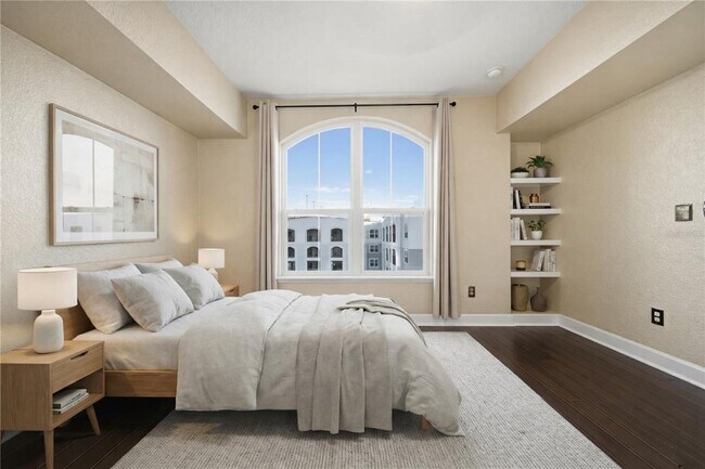 Building Photo - 204 E South St