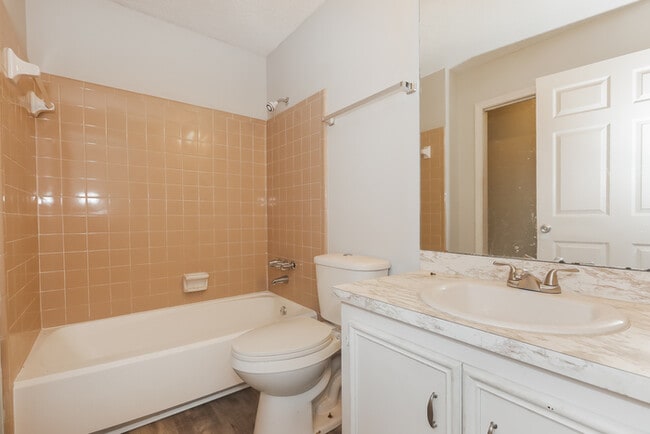 Building Photo - 346 Sprahler St