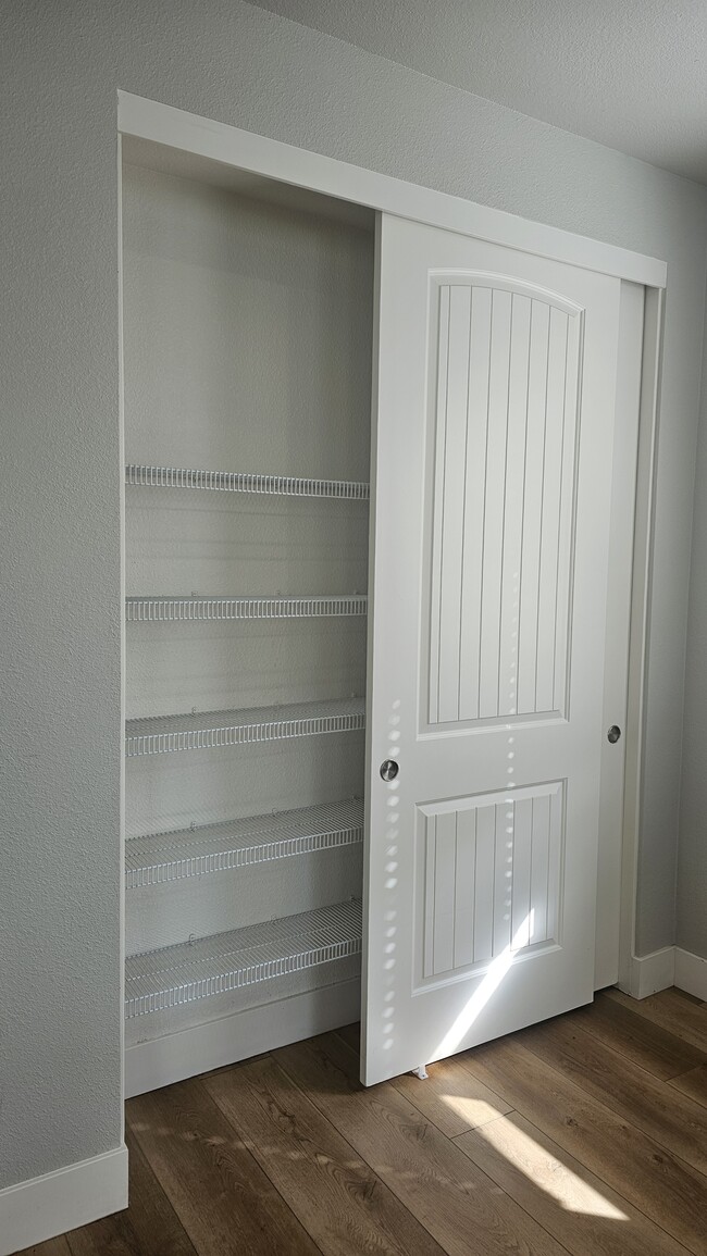 Building Photo - 3157 Rogue River Dr