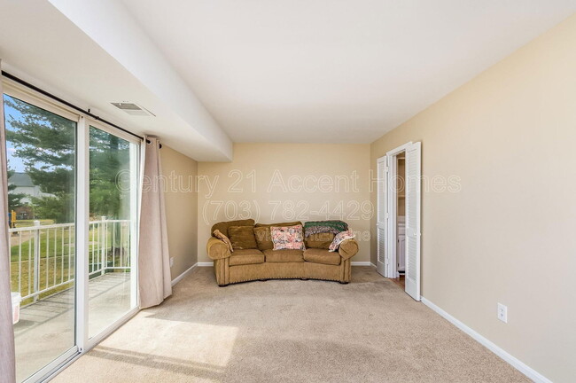 Building Photo - 14447 Cool Oak Ln