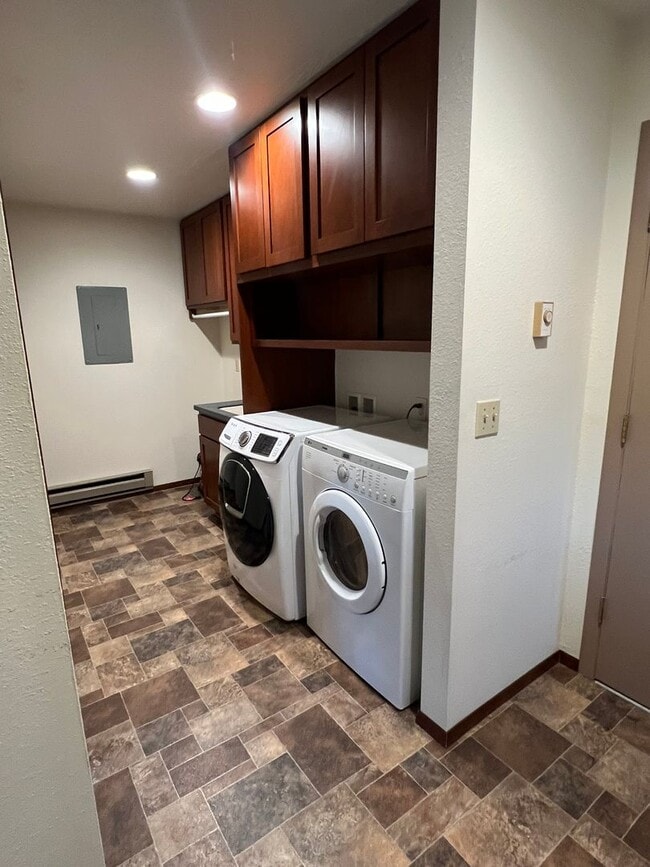 Building Photo - Humbolt Lp condos