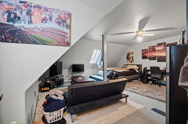 Building Photo - 6 bed/2 bath on Wheeler St., Mins. from UC for Only $650/pp ($3900/mo)!