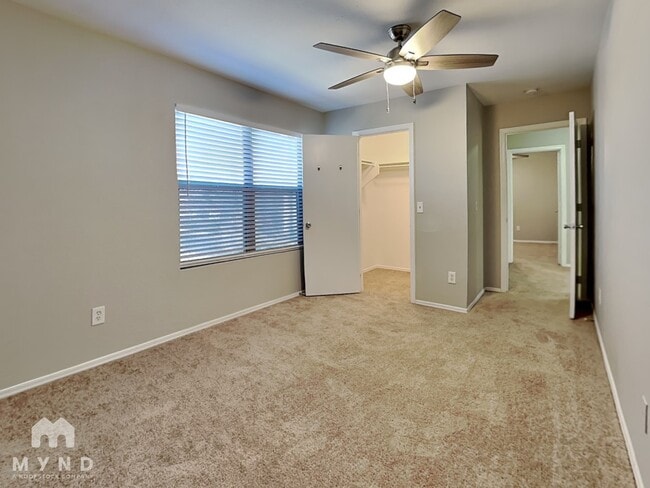 Building Photo - 11529 W Flores Dr