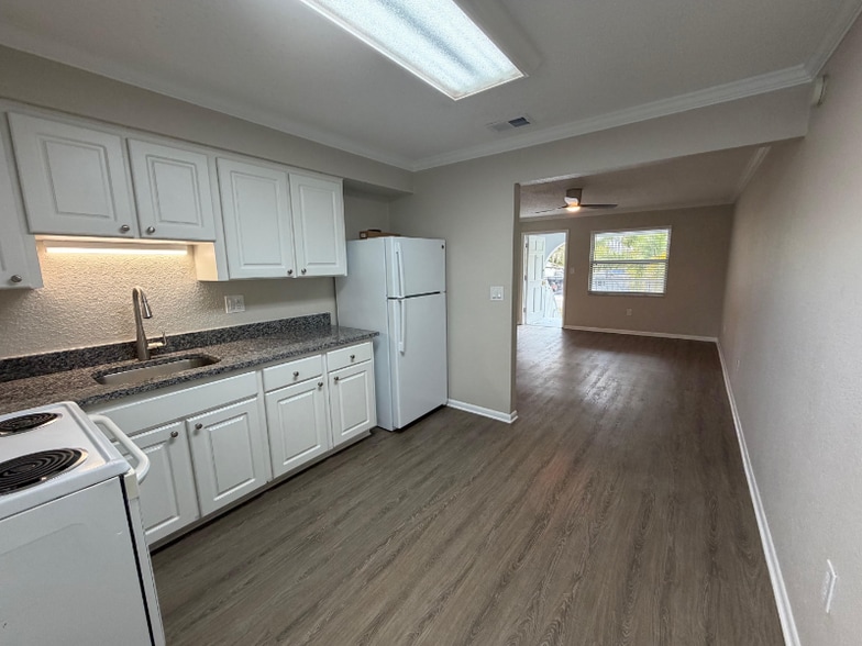 Building Photo - 460 Beltrees St