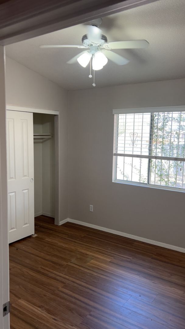 Building Photo - Great 4Bdm 2Ba Home, in a well desired loc...