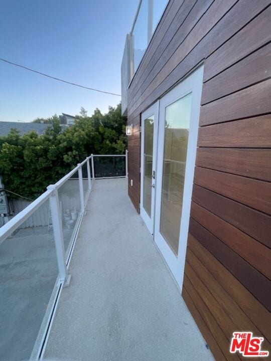 Building Photo - 245 Windward Ave