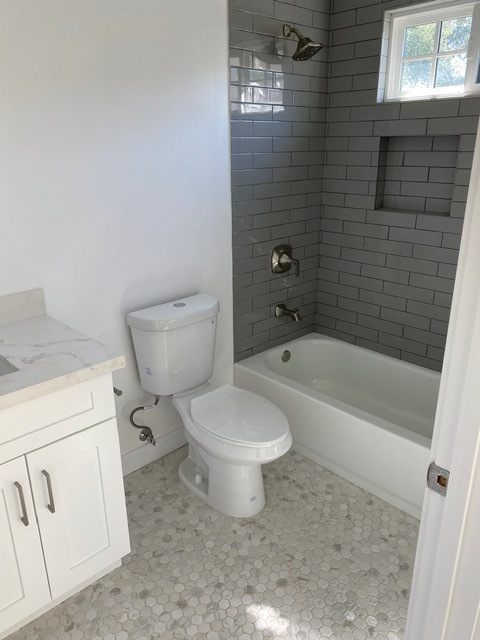 Master Bath with Tub-Shower - 2823 Hermosa Ave