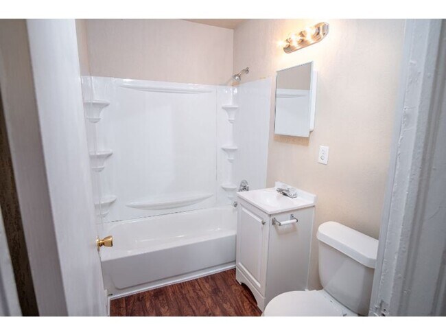 Building Photo - Great Amazing Home So Close to Downtown