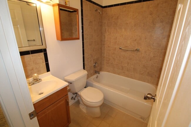 Building Photo - 3922 E Siskin Ln