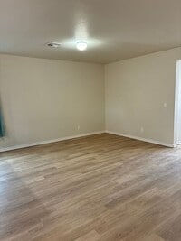 Building Photo - Nice clean three bedroom two bath home