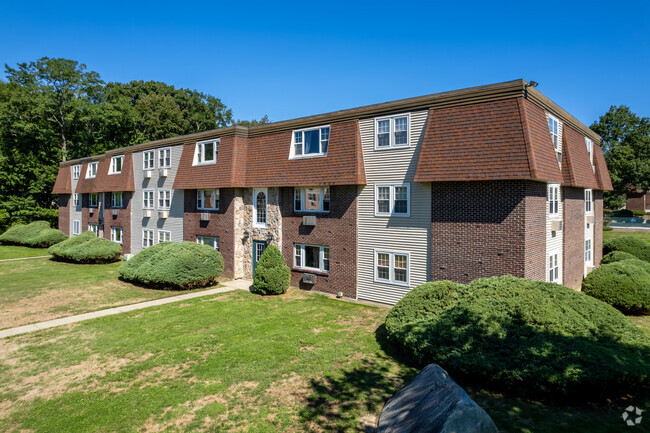 Building Photo - Kingswood Park Village