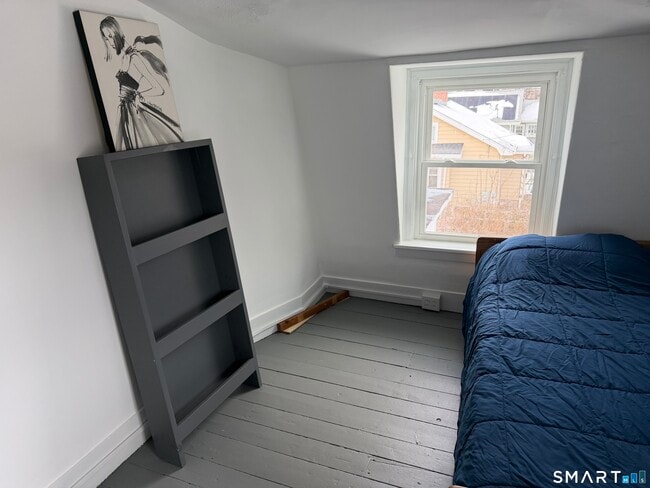 Building Photo - 246 Ledyard St