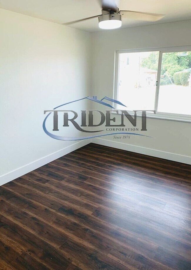 Building Photo - 685 N Barrett Rd