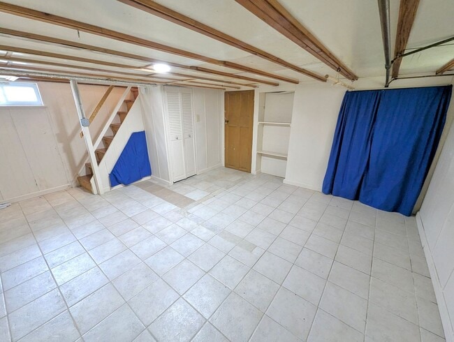 Building Photo - 121 S Feltus St