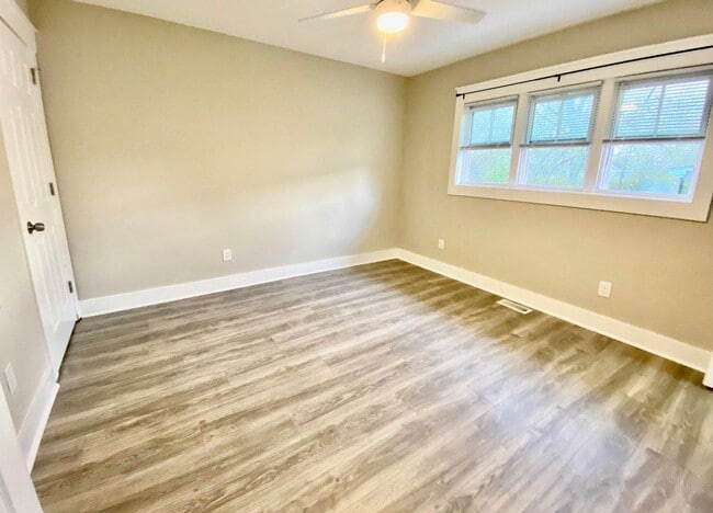 Building Photo - 1410 E Grundy St