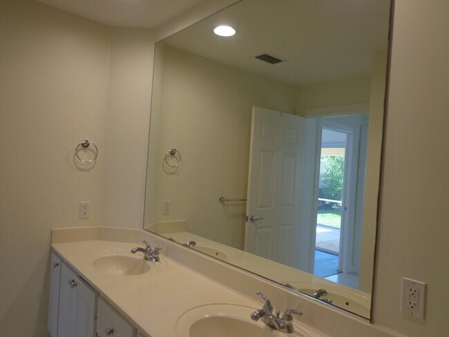 Building Photo - 8097 Montserrat Pl