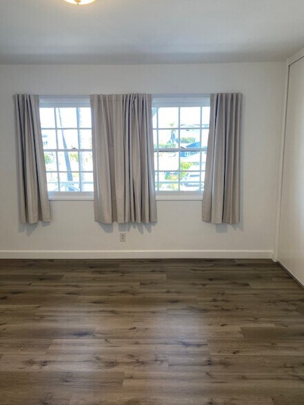 Building Photo - 1240 Manhattan Beach Blvd