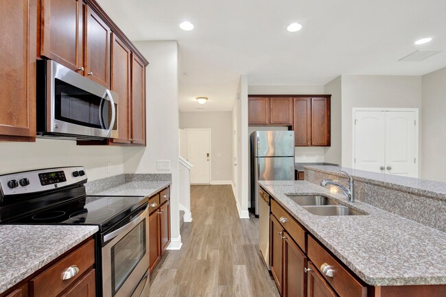 Building Photo - Townhome for Rent