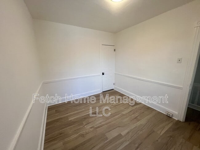 Building Photo - 312 N Reservoir St