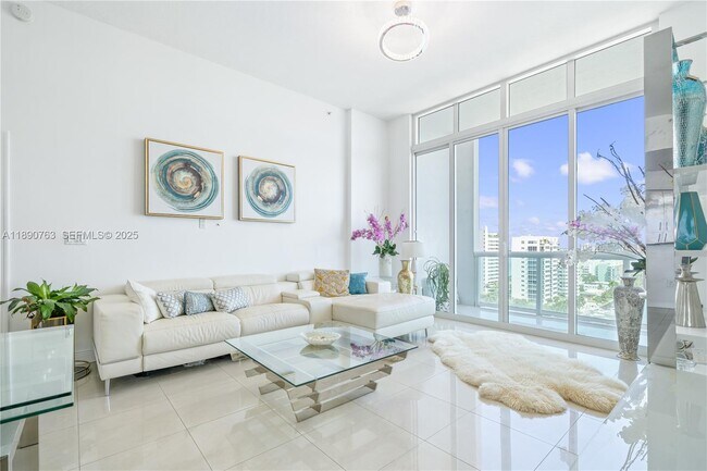 Building Photo - 7900 Harbor Island Dr