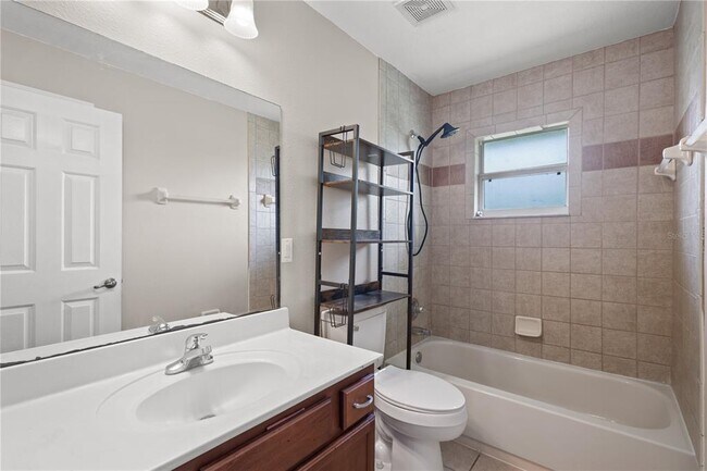 Building Photo - 5320 SW 115th Loop