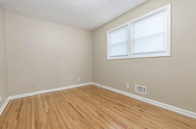 Building Photo - 3857 Darlene Dr