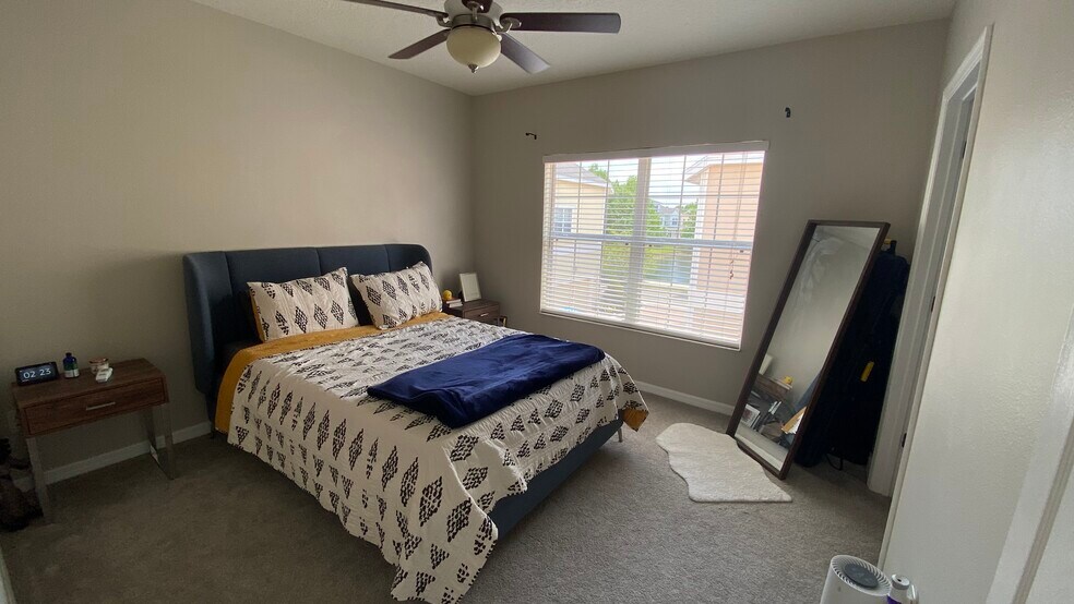 Master bedroom - 408 Blue Bayou Ln