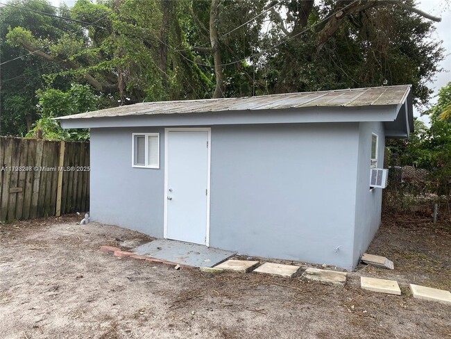Building Photo - 12531 E Golf Dr