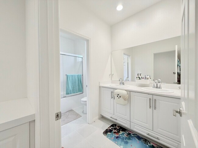 Building Photo - 4316 Cadence Wy
