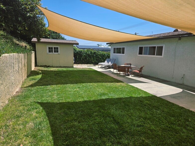 Primary Photo - 4122 Lewis St