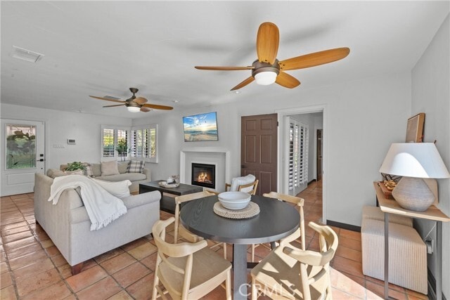 Building Photo - 642 S Mountain View Dr