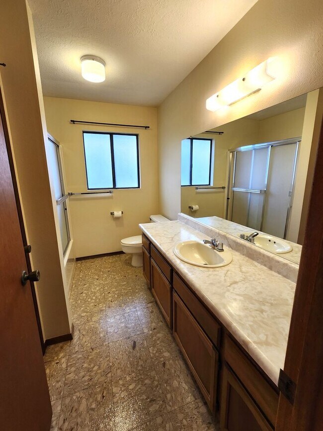 Building Photo - Ben &amp; Amy Tamura Irrevocable Trust - F...