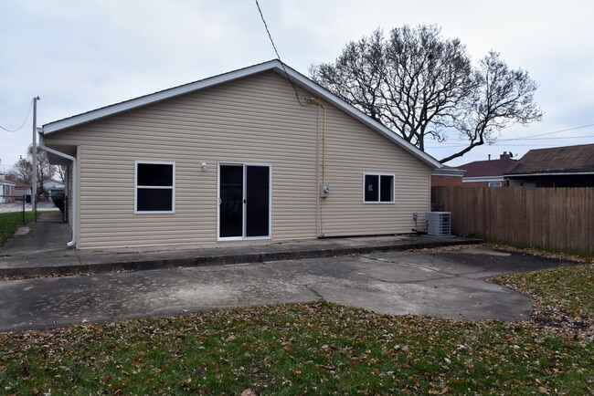 Building Photo - 2710 Reuter Ave
