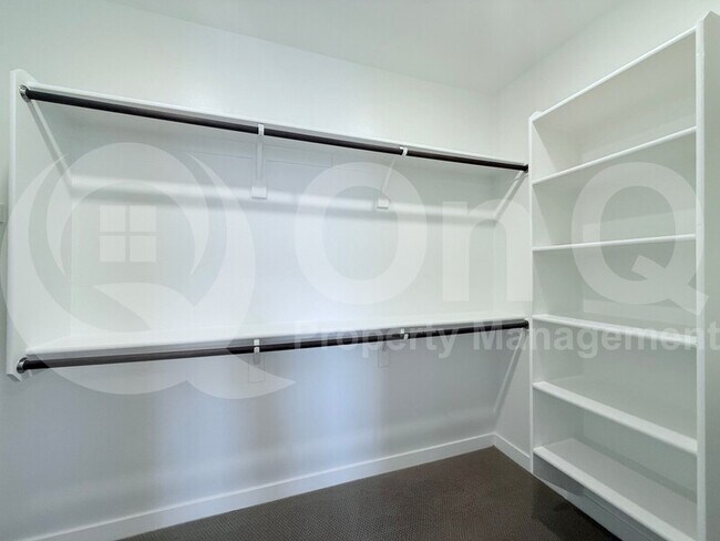 Building Photo - 4077 S Sabrina Dr