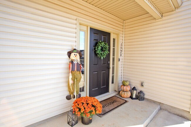 Building Photo - 1328 Black Oak Cir